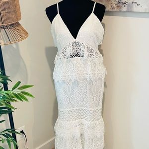 🆕❤️ NWT Kendall & Kylie women White dress in size Large.